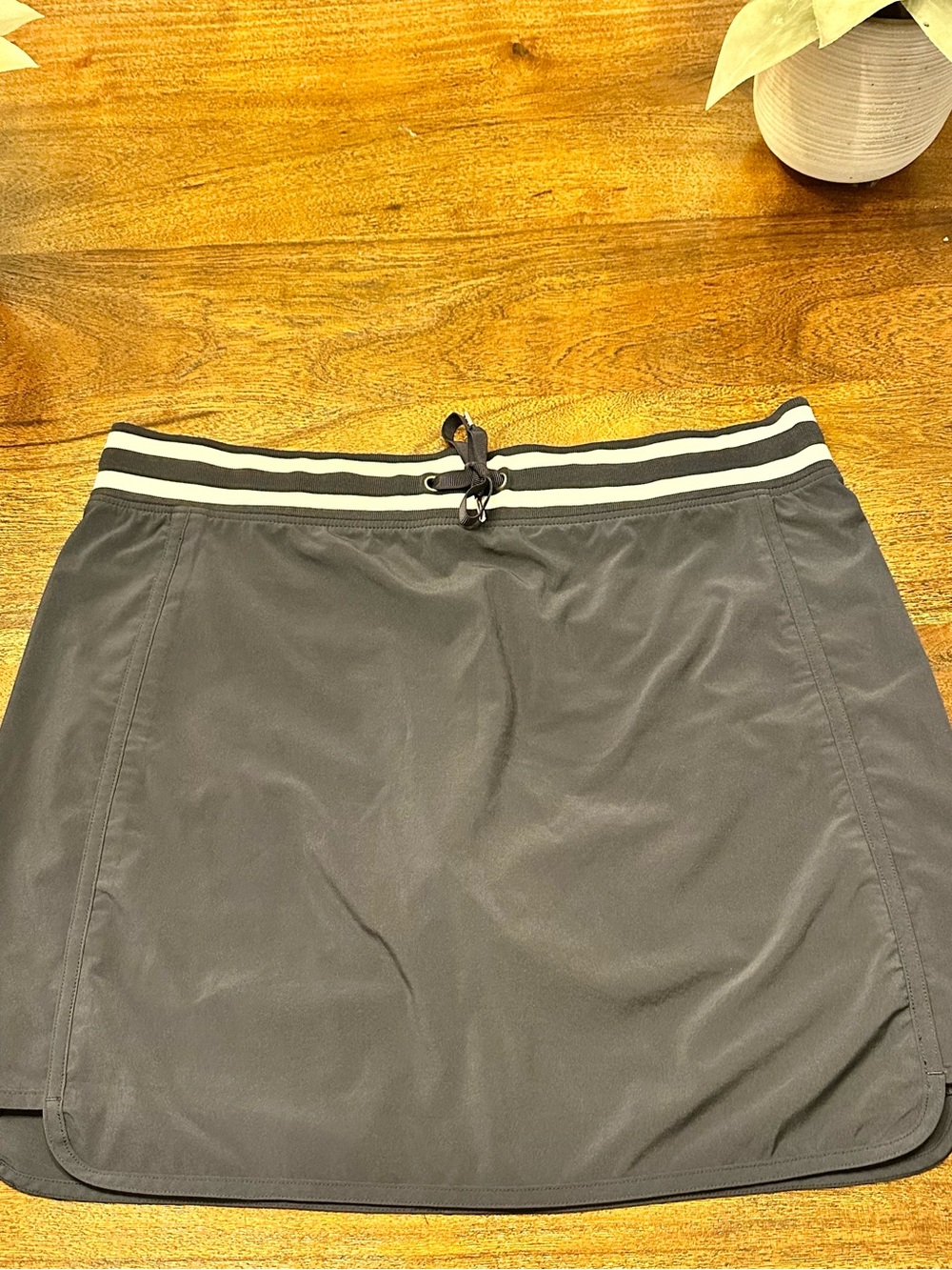 Athletic navy blue Skort with Striped Waistband